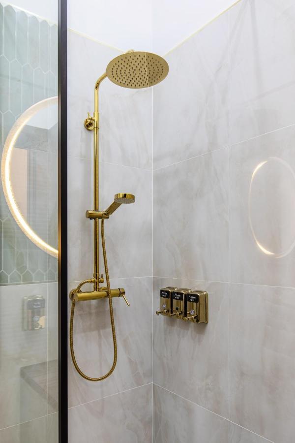 Holt Old Town Luxury Suites Bukarest Exterior foto