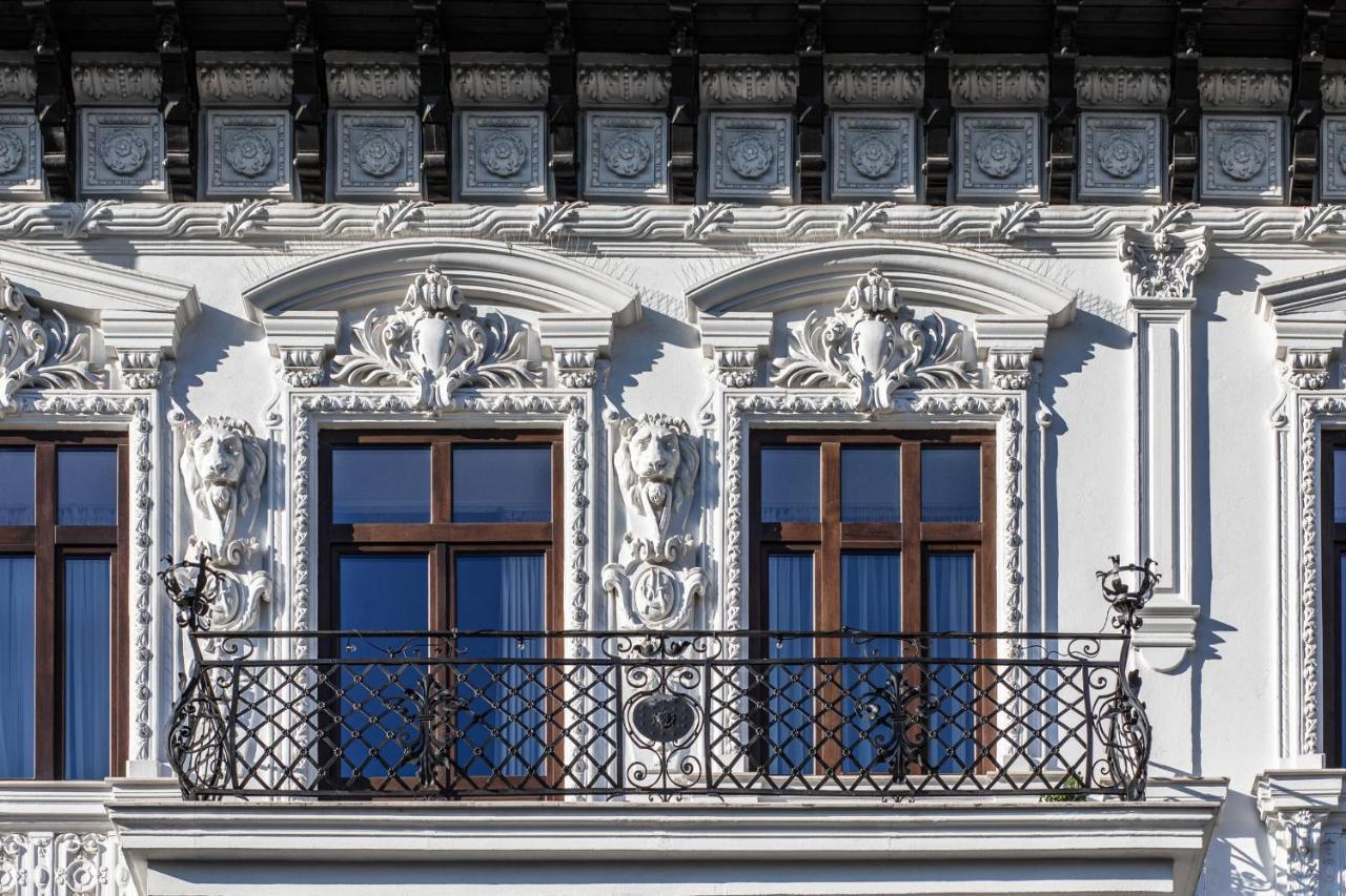 Holt Old Town Luxury Suites Bukarest Exterior foto