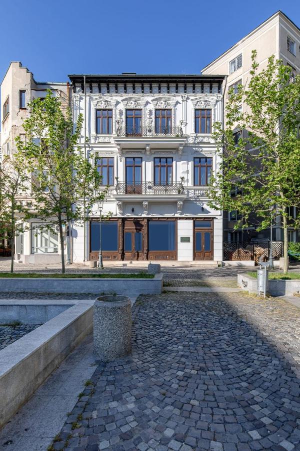 Holt Old Town Luxury Suites Bukarest Exterior foto